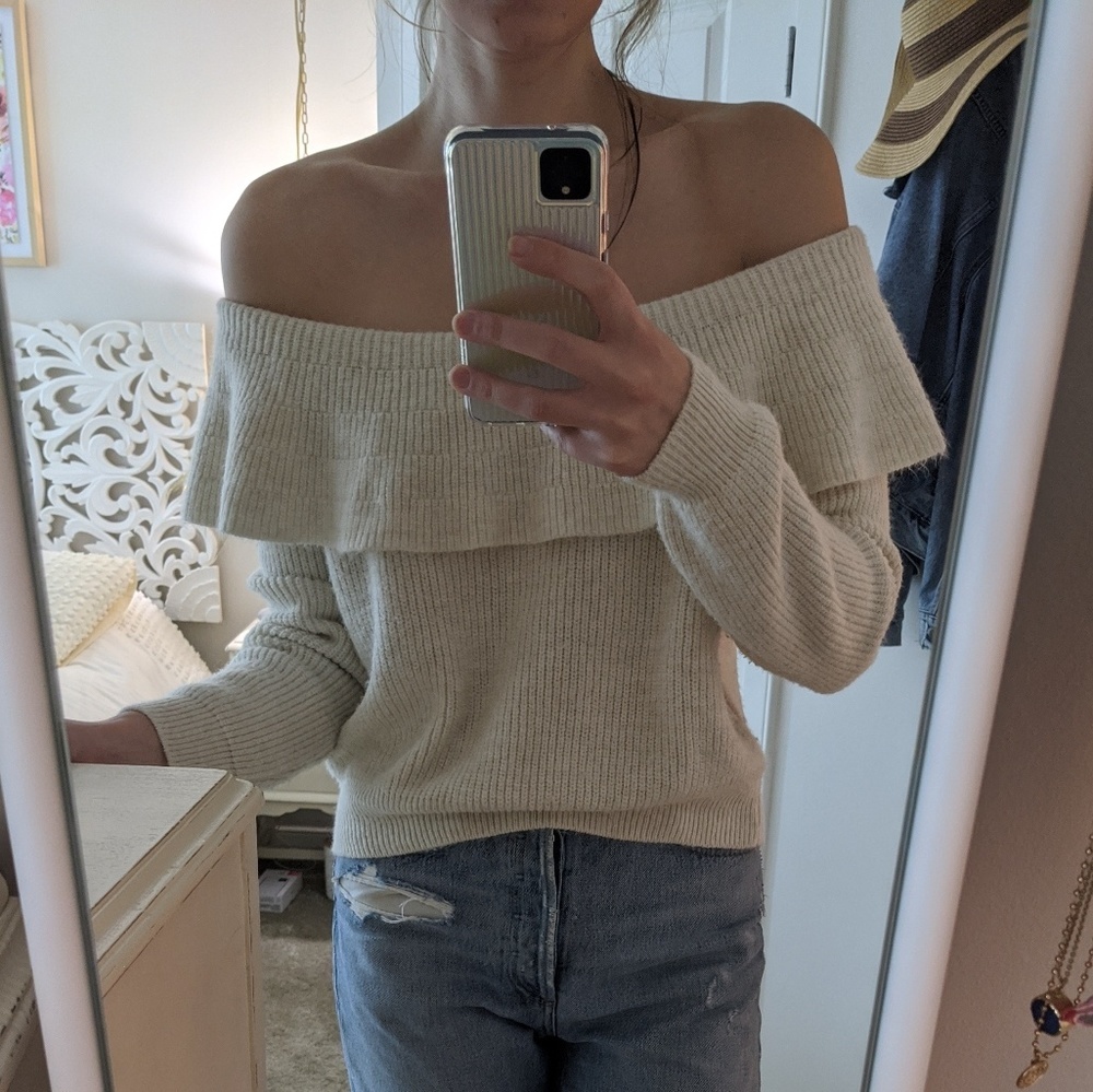KIMCHI blue cream sweater